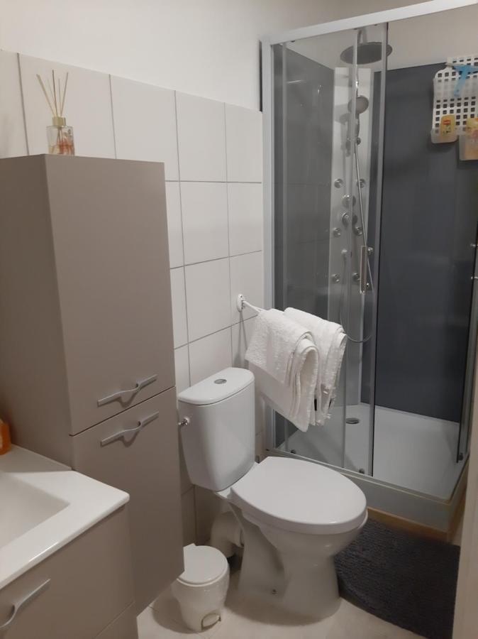 Le Logis Des Templiers Appartement Climatise Régusse Exterior foto